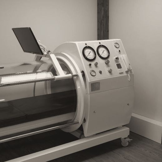 The Presidential MO-13, a lay-down monoplace chamber with its control panel
